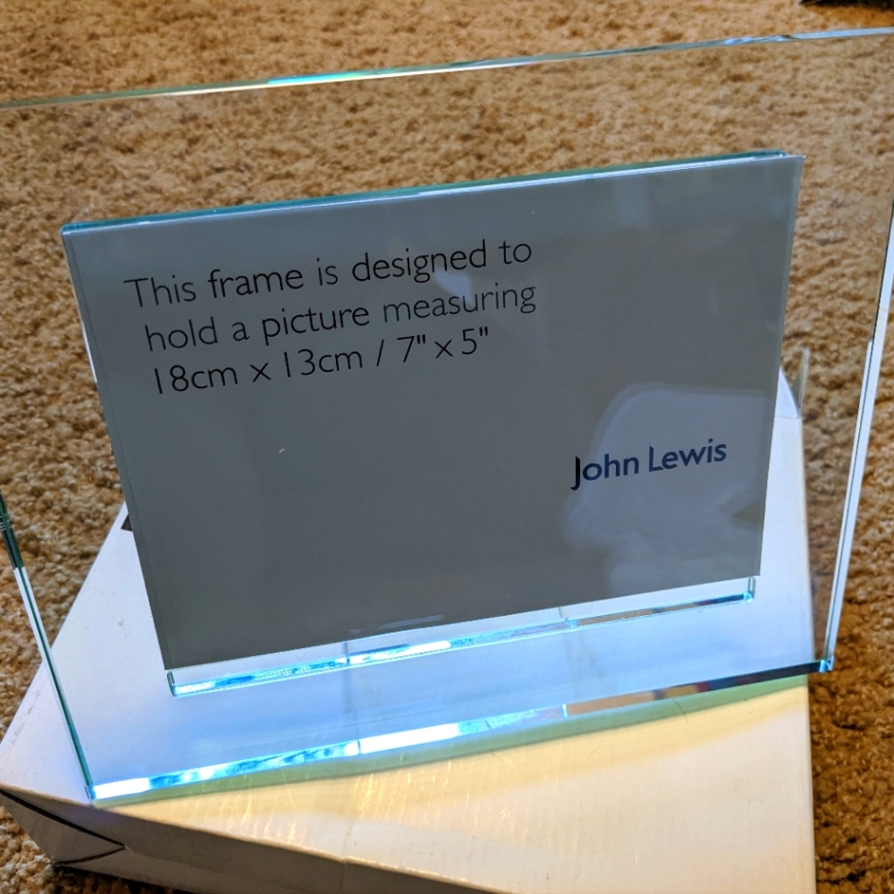 Glass Photo Frame 7"x5"
